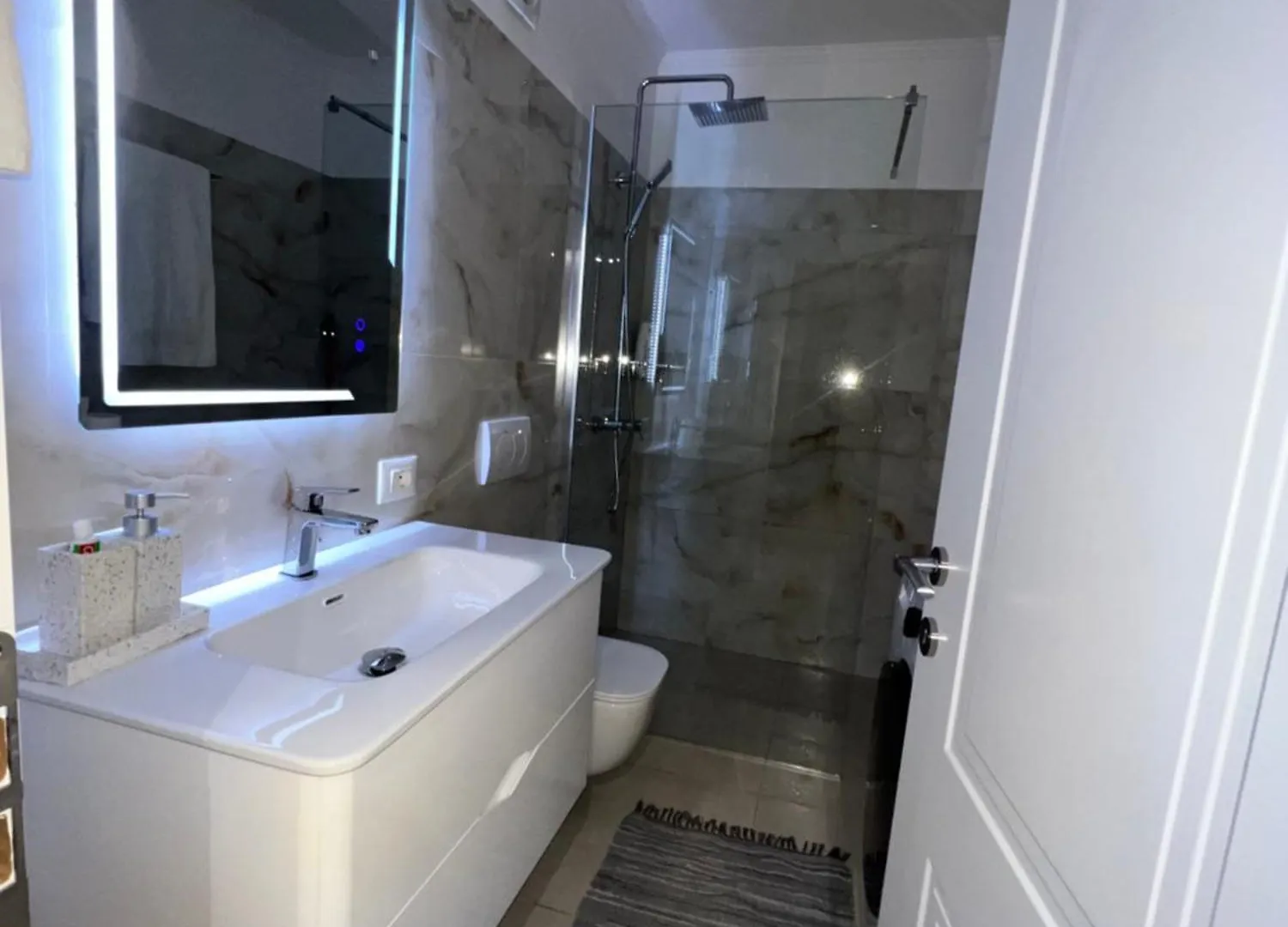 טיראנה Dai Apartment אלבניה